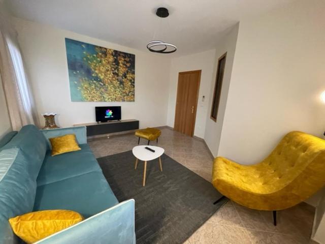 Evendum Central Apartment 1 Tirana Esterno foto